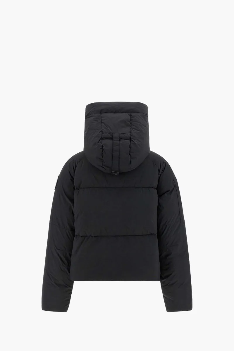 CANADA GOOSE Women Chilliwack Puffer Jacket in Black with Tonal Logo 1