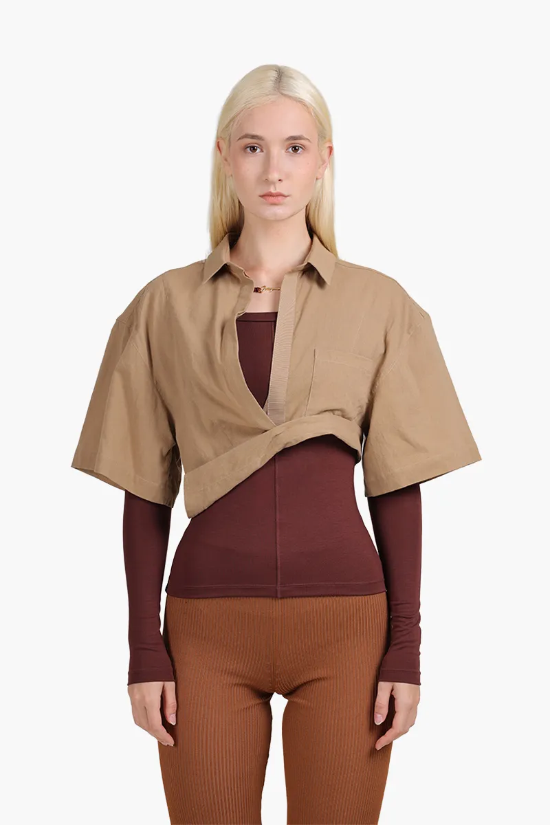 JACQUEMUS Women La Chemise Capri in Beige 0