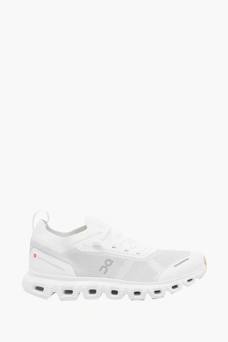 ON Women Cloud 6 Versa Sneakers in White/White 0