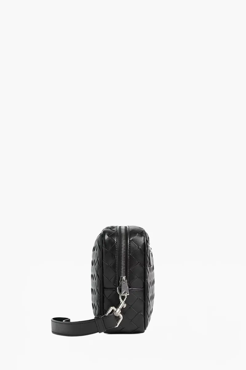 BOTTEGA VENETA Men Intrecciato Pouch in Black Calfskin with Strap 1
