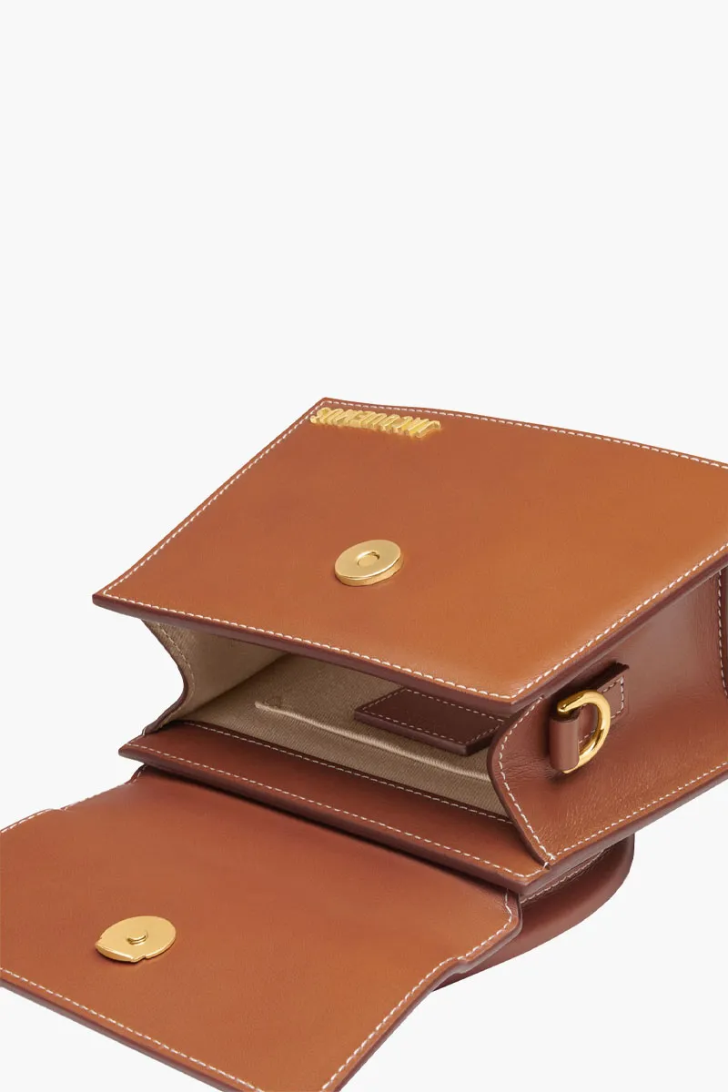 JACQUEMUS Le Chiquito Moyen Hand Bag in Light Brown Calfskin 2
