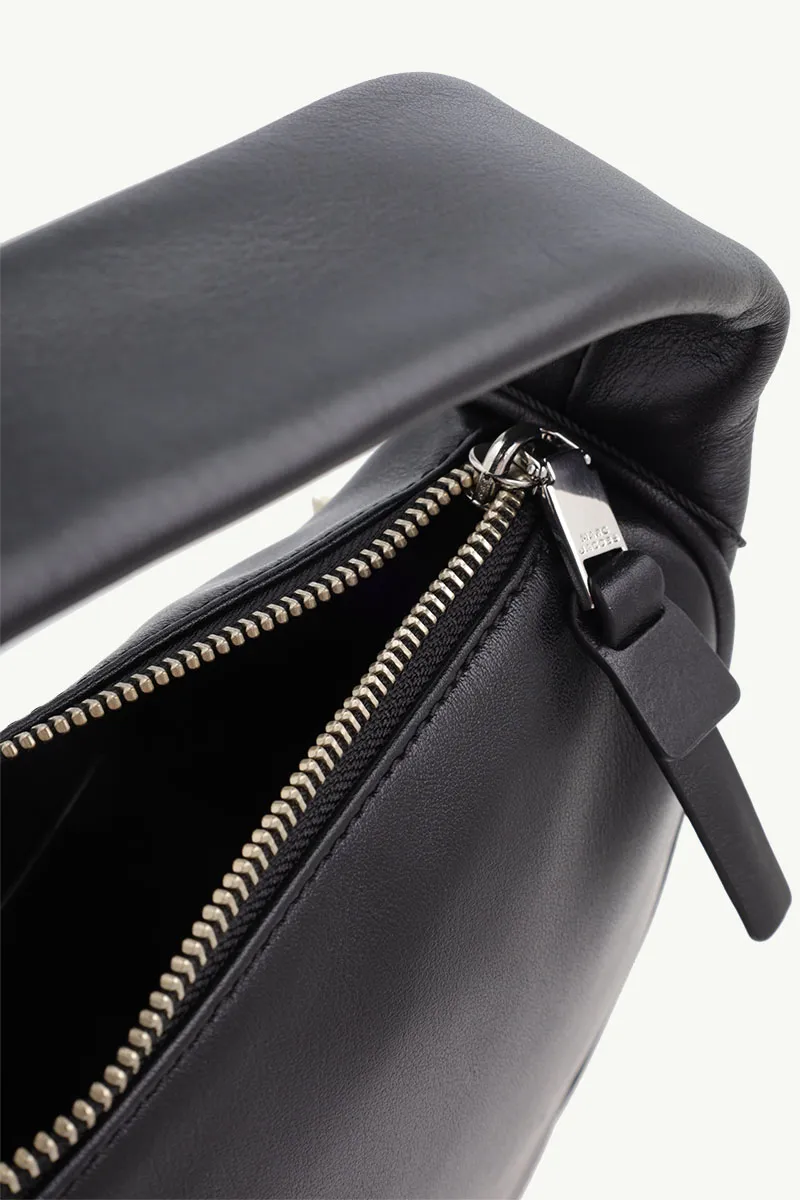 MARC JACOBS Mini The Pushlock Hobo Bag in Black Leather 3