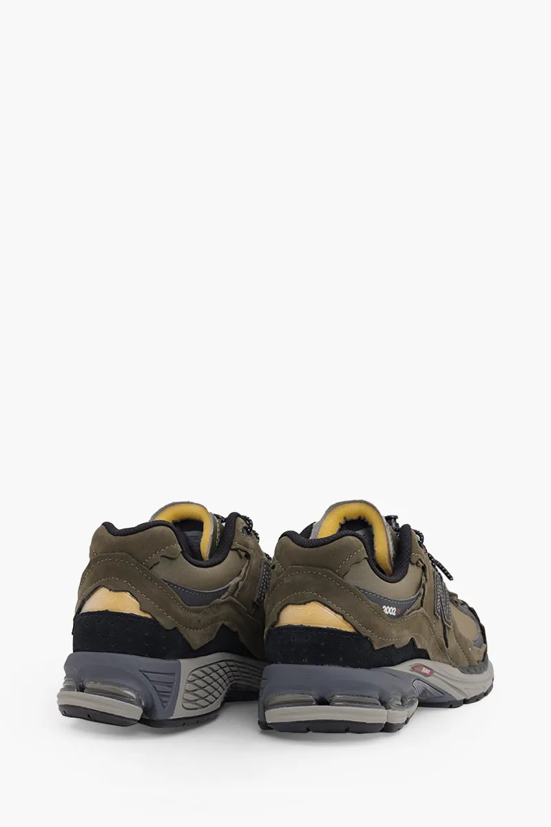 NEW BALANCE Men 2002 Sneakers in Dark Green 2
