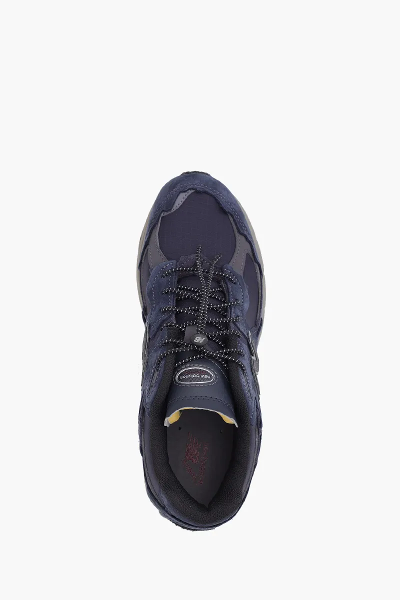NEW BALANCE Men 2002 Sneakers in Navy 3
