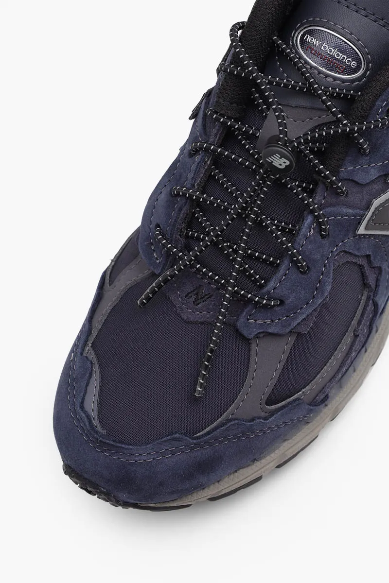 NEW BALANCE Men 2002 Sneakers in Navy 4