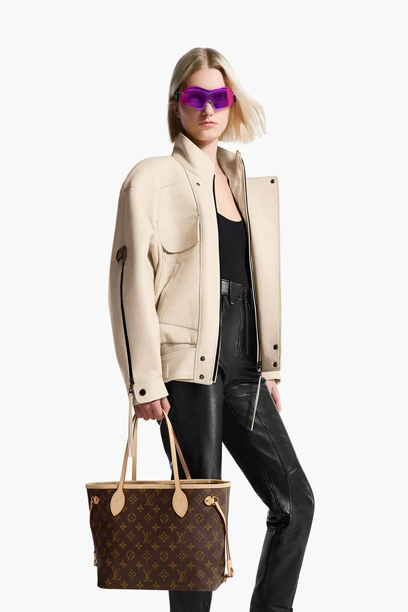 LOUIS VUITTON Neverfull PM Monogram Tote Bag in Beige 4