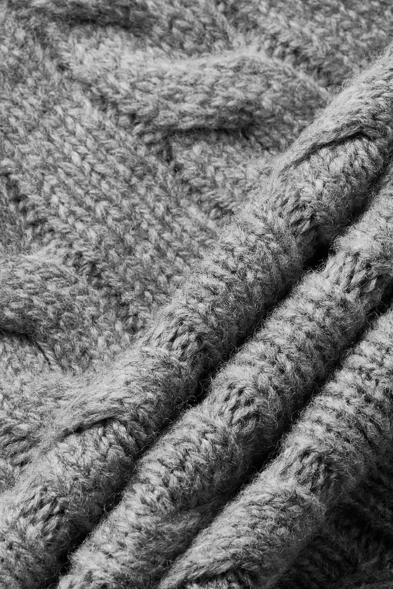 THOM BROWNE Cable and Rib Knit Scarf in Light Grey Merino Wool with RWB Stripe 2