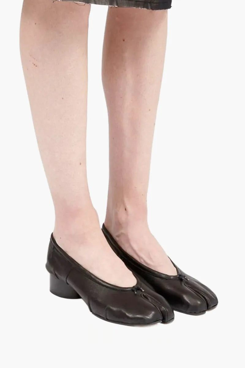 MAISON MARGIELA Women Tabi Slingback Pumps 30mm in Black Calf Leather 3