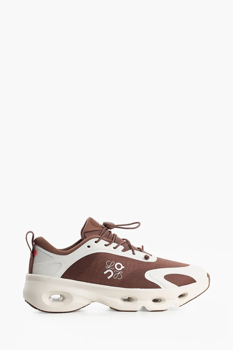 LOEWE Women Cloudsolo Low Top Sneakers in Mole/Eggshell 