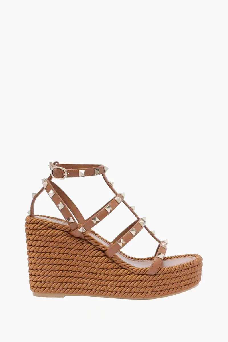VALENTINO Rockstud Wedges 95mm in Tobacco