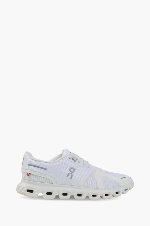ON Women Cloud 6 Sneakers in White/White