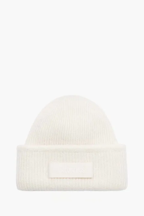JACQUEMUS Le Bonnet Grosgrain Logo Beanie in Off White Alpaca Wool