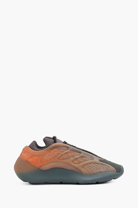 ADIDAS Yeezy Boost 700 V3 Sneakers in Copper Fade