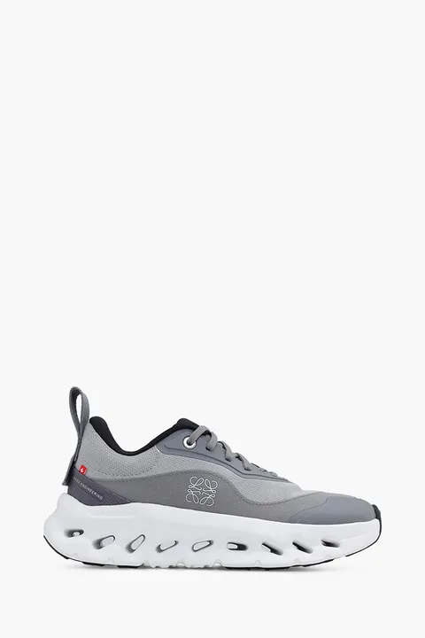 LOEWE X ON RUNNING Women Cloudtilt 2.0 Sneakers in Grey