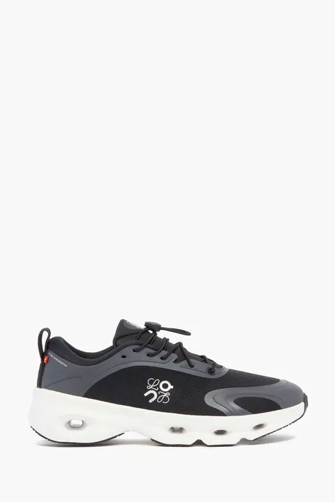 LOEWE X ON Women Cloudsolo Low Top Sneaker in Black/White
