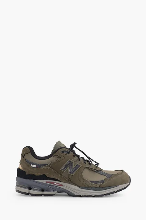 NEW BALANCE Men 2002 Sneakers in Dark Green